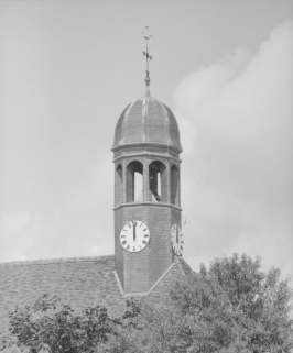 Salle Saint-Laurent, détail : campanile. © Région Bourgogne-Franche-Comté, Inventaire du patrimoine