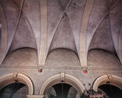 Nef, vaisseau central, détail des grandes arcades et de la voûte. © Région Bourgogne-Franche-Comté, Inventaire du patrimoine