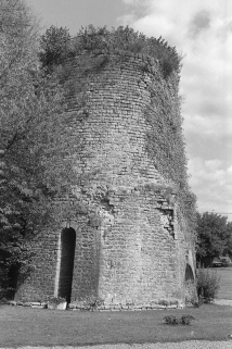 Le four à chaux de 1858 vu du Nord Est. © Région Bourgogne-Franche-Comté, Inventaire du patrimoine