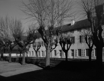 Bâtiment situé à l'est de la cour principale (services Sainte-Anne et Saint-Antoine) © Région Bourgogne-Franche-Comté, Inventaire du patrimoine
