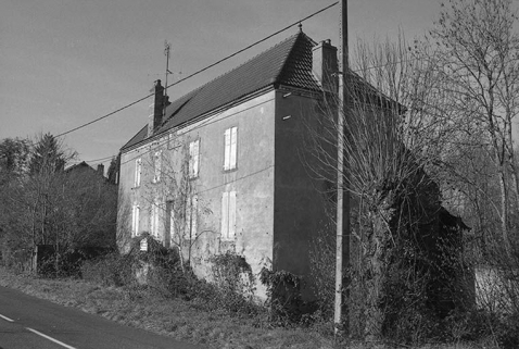 Logements d'ouvriers à l'est de l'usine, façade antérieure vue du sud-est. © Région Bourgogne-Franche-Comté, Inventaire du patrimoine