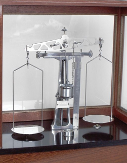  balance de précision © Région Bourgogne-Franche-Comté, Inventaire du patrimoine