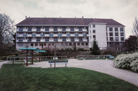 bâtiment est, élévation ouest sur le parc de l'établissement © Région Bourgogne-Franche-Comté, Inventaire du patrimoine