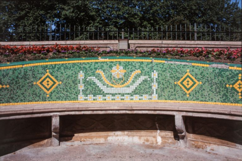 Parc thermal : détail du dossier d'un banc courbe © Région Bourgogne-Franche-Comté, Inventaire du patrimoine