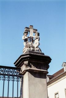 Détail d'un pilier du portail. © Région Bourgogne-Franche-Comté, Inventaire du patrimoine