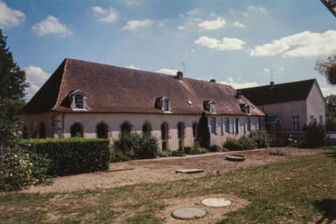 Vue générale de l'ancien hôpital, façade postérieure. © Région Bourgogne-Franche-Comté, Inventaire du patrimoine