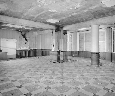 Bâtiment central, rez-de-chaussée : salle à manger jouxtant le pavillon. © Région Bourgogne-Franche-Comté, Inventaire du patrimoine