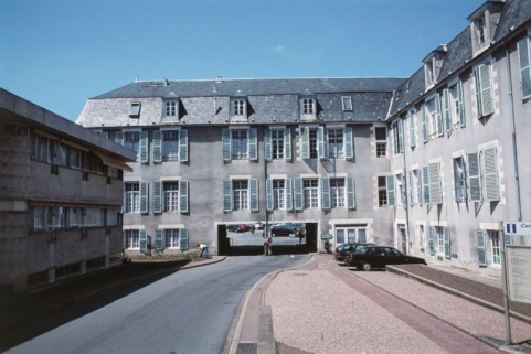 Façade postérieure du corps central et aile en retour. © Région Bourgogne-Franche-Comté, Inventaire du patrimoine