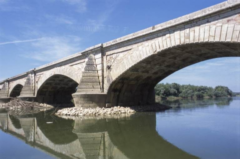 Vue de trois arches. © Région Bourgogne-Franche-Comté, Inventaire du patrimoine