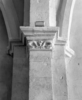 Nef, vaisseau central, chapiteau droit du 1er arc doubleau. © Région Bourgogne-Franche-Comté, Inventaire du patrimoine