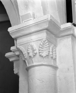 Vaisseau central de la nef, 1ère arcade gauche, chapiteau postérieur. © Région Bourgogne-Franche-Comté, Inventaire du patrimoine