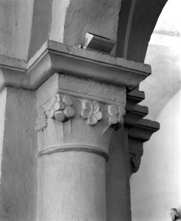 Vaisseau central de la nef, 2e arcade gauche, chapiteau antérieur. © Région Bourgogne-Franche-Comté, Inventaire du patrimoine