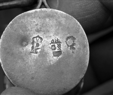 Détail des poinçons. © Région Bourgogne-Franche-Comté, Inventaire du patrimoine