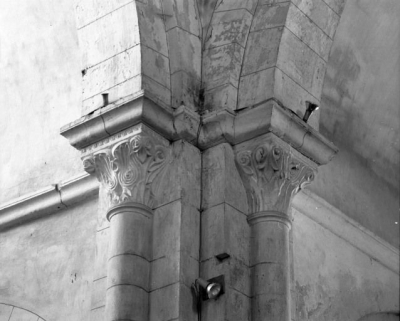 Croisée du transept : chapiteaux de l'angle sud-est. © Région Bourgogne-Franche-Comté, Inventaire du patrimoine