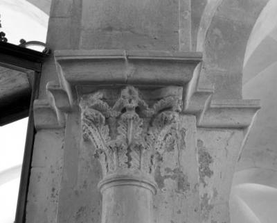 Nef, 5e arcade gauche : chapiteau sud. © Région Bourgogne-Franche-Comté, Inventaire du patrimoine