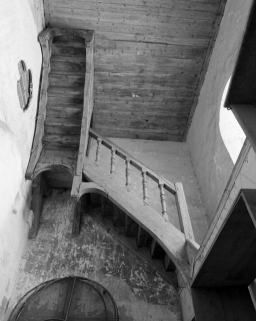 Bas-côté gauche, 1ère travée : escalier d'accès aux combles. © Région Bourgogne-Franche-Comté, Inventaire du patrimoine