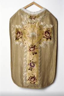 Chasuble dorée. © Région Bourgogne-Franche-Comté, Inventaire du patrimoine