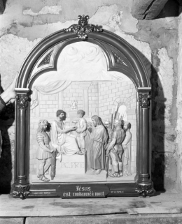 Chemin de croix : Jésus est condamné à mort. © Région Bourgogne-Franche-Comté, Inventaire du patrimoine