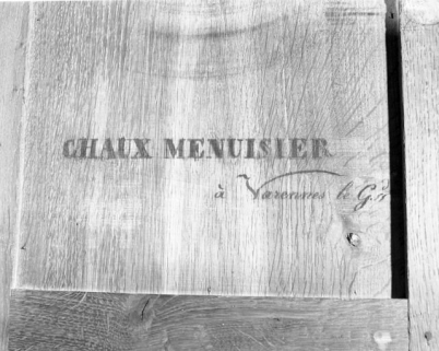 Inscription du battant droit. © Région Bourgogne-Franche-Comté, Inventaire du patrimoine