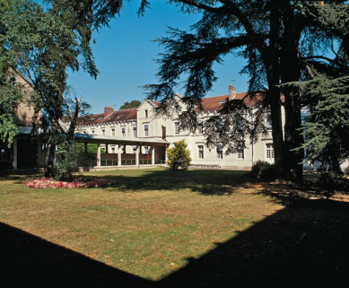 Bâtiment central, partie gauche de la façade en 2001. © Région Bourgogne-Franche-Comté, Inventaire du patrimoine