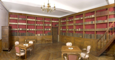 Corps de bâtiment principal : bibliothèque (premier étage). © Région Bourgogne-Franche-Comté, Inventaire du patrimoine