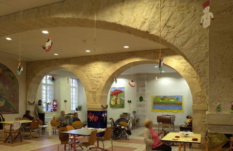 Corps de bâtiment principal : salle des malades (à l'est de la chapelle). © Région Bourgogne-Franche-Comté, Inventaire du patrimoine