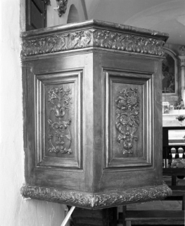 Détail des deux panneaux gauches de la cuve. © Région Bourgogne-Franche-Comté, Inventaire du patrimoine