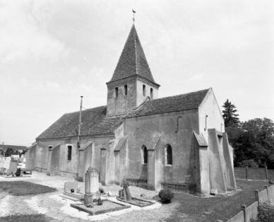 Vue d'ensemble : élévation droite et chevet. © Région Bourgogne-Franche-Comté, Inventaire du patrimoine