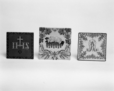 Trois pales brodées. © Région Bourgogne-Franche-Comté, Inventaire du patrimoine