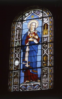 2e fenêtre gauche de la nef (baie 6) : Vierge au Coeur immaculé. © Région Bourgogne-Franche-Comté, Inventaire du patrimoine