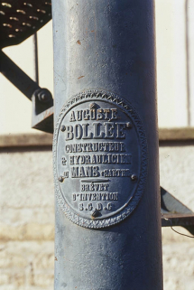 Détail de la marque du fabricant. © Région Bourgogne-Franche-Comté, Inventaire du patrimoine