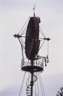 Détail de la partie supérieure. © Région Bourgogne-Franche-Comté, Inventaire du patrimoine