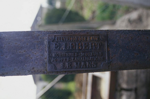 Détail : marque du fabricant. © Région Bourgogne-Franche-Comté, Inventaire du patrimoine