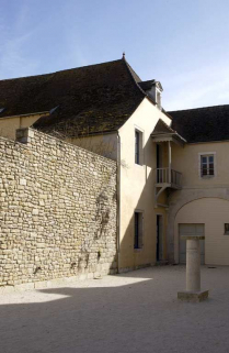 Cour dite des cuisines : la boulangerie (au sud de la cour). © Région Bourgogne-Franche-Comté, Inventaire du patrimoine