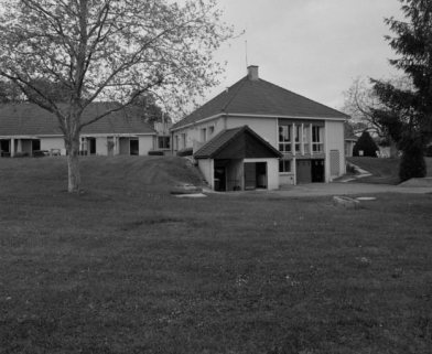 Vue des façades des pavillons. © Région Bourgogne-Franche-Comté, Inventaire du patrimoine