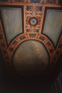 Plafond peint de la salle du premier étage. © Région Bourgogne-Franche-Comté, Inventaire du patrimoine