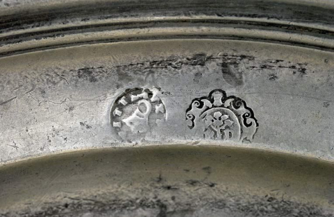 Deuxième plat, détail du poinçon © Région Bourgogne-Franche-Comté, Inventaire du patrimoine