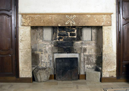 Cheminée de la salle des hommes. © Région Bourgogne-Franche-Comté, Inventaire du patrimoine