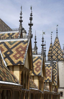 Grande aile sur cour : détail des lucarnes. © Région Bourgogne-Franche-Comté, Inventaire du patrimoine