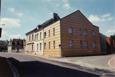 Ouvroir et façade de l'actuelle maison de retraite. © Région Bourgogne-Franche-Comté, Inventaire du patrimoine