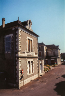 Bâtiment principal, façade latérale du corps gauche. © Région Bourgogne-Franche-Comté, Inventaire du patrimoine
