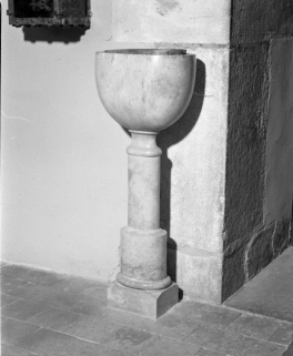 Bénitier sur pied. © Région Bourgogne-Franche-Comté, Inventaire du patrimoine