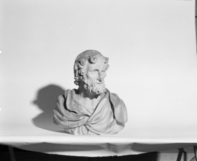 Buste d'un apôtre tête couverte, de face. © Région Bourgogne-Franche-Comté, Inventaire du patrimoine