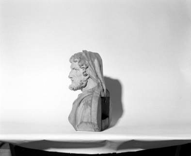 Buste d'un apôtre tête couverte, de face. © Région Bourgogne-Franche-Comté, Inventaire du patrimoine