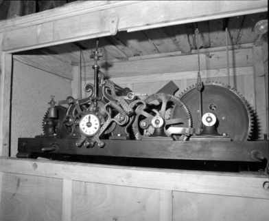 Mécanisme d'horloge signé sur le cadran : Paul ODOBEY à Morez. © Région Bourgogne-Franche-Comté, Inventaire du patrimoine