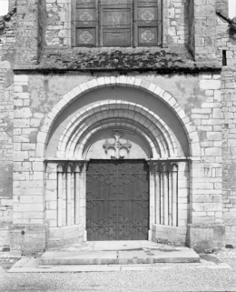 Portail. © Région Bourgogne-Franche-Comté, Inventaire du patrimoine