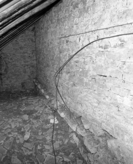 Comble de la chapelle Saint-Joseph : corniche à modillons du mur gauche du choeur. © Région Bourgogne-Franche-Comté, Inventaire du patrimoine