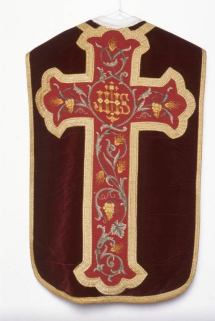 Chasuble rouge. © Région Bourgogne-Franche-Comté, Inventaire du patrimoine