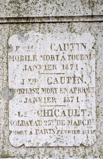 Inscription du piédestal. © Région Bourgogne-Franche-Comté, Inventaire du patrimoine
