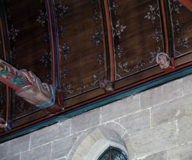 Grande chambre des Pauvres : détail, blochets saillants figurés (6e travée, côté gauche). © Région Bourgogne-Franche-Comté, Inventaire du patrimoine